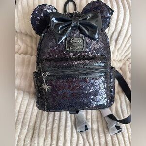 🖤 Disney Loungefly Minnie Mouse Holographic Sequin Mini Backpack NWT 🖤
